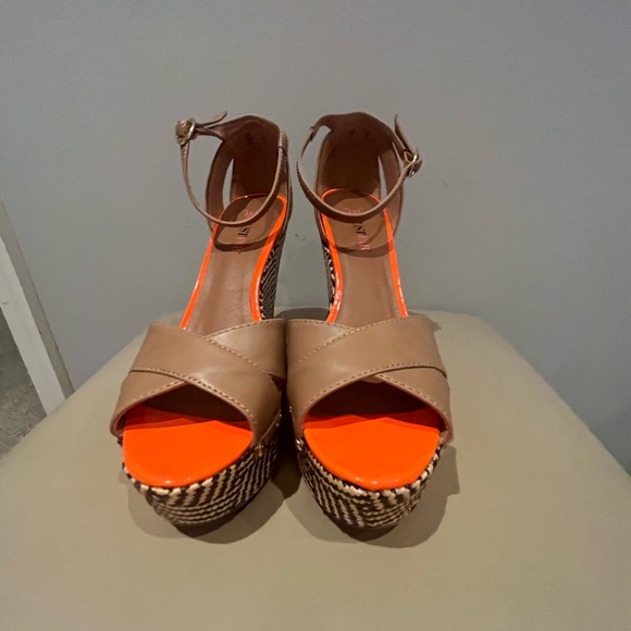 Nude Wedges - Picture 2 of 14